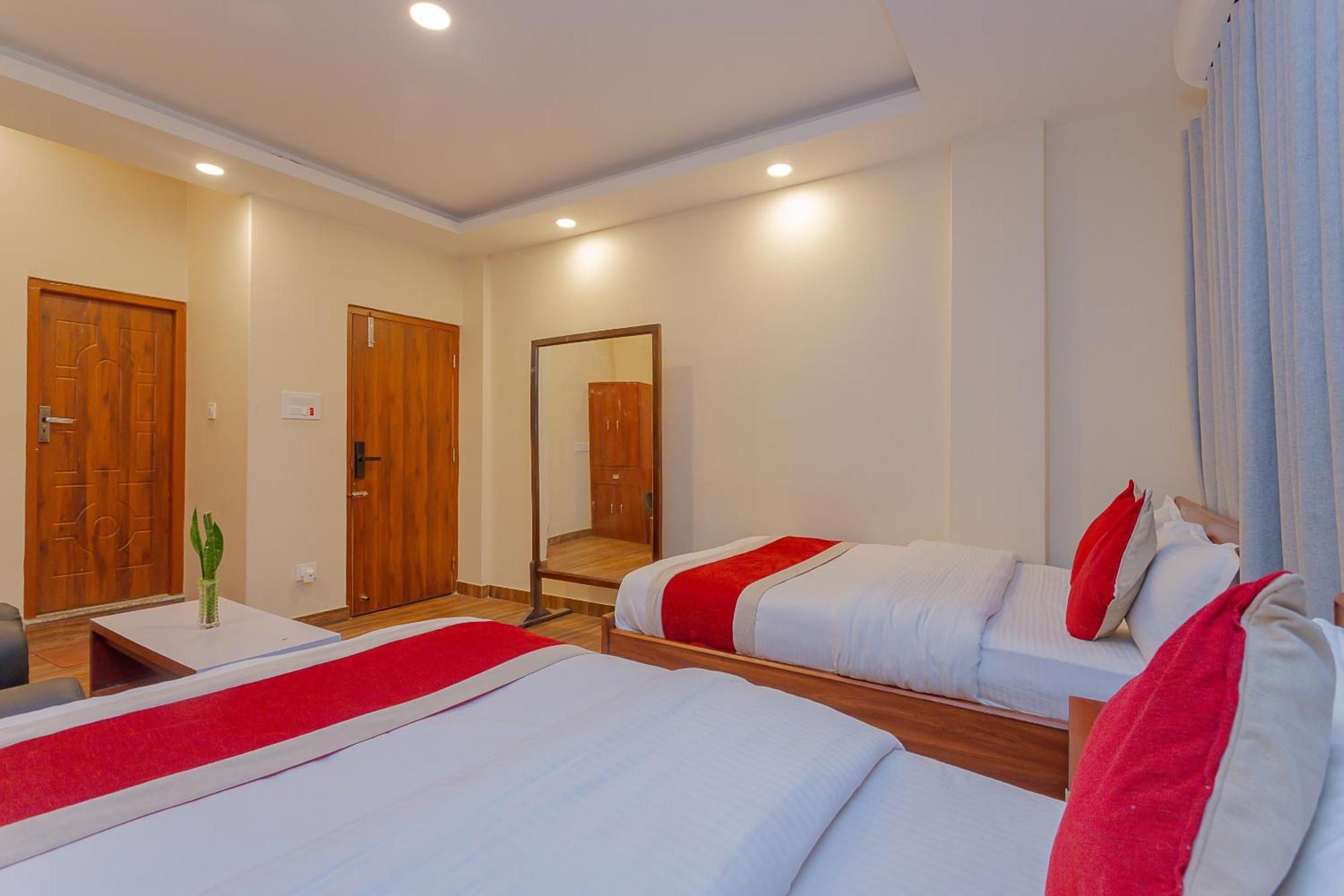 Oyo 799 Hotel Tik Tok Pvt Ltd. Katmandu Zewnętrze zdjęcie