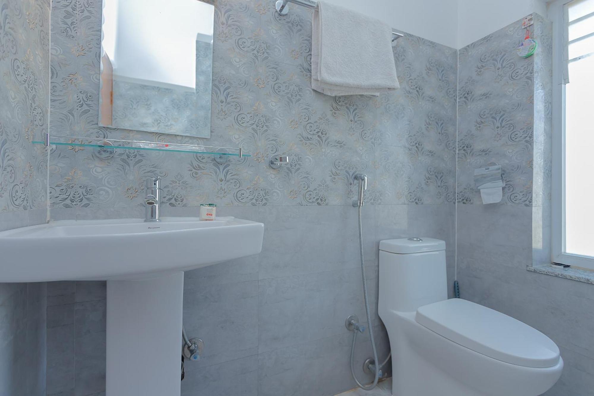 Oyo 799 Hotel Tik Tok Pvt Ltd. Katmandu Zewnętrze zdjęcie