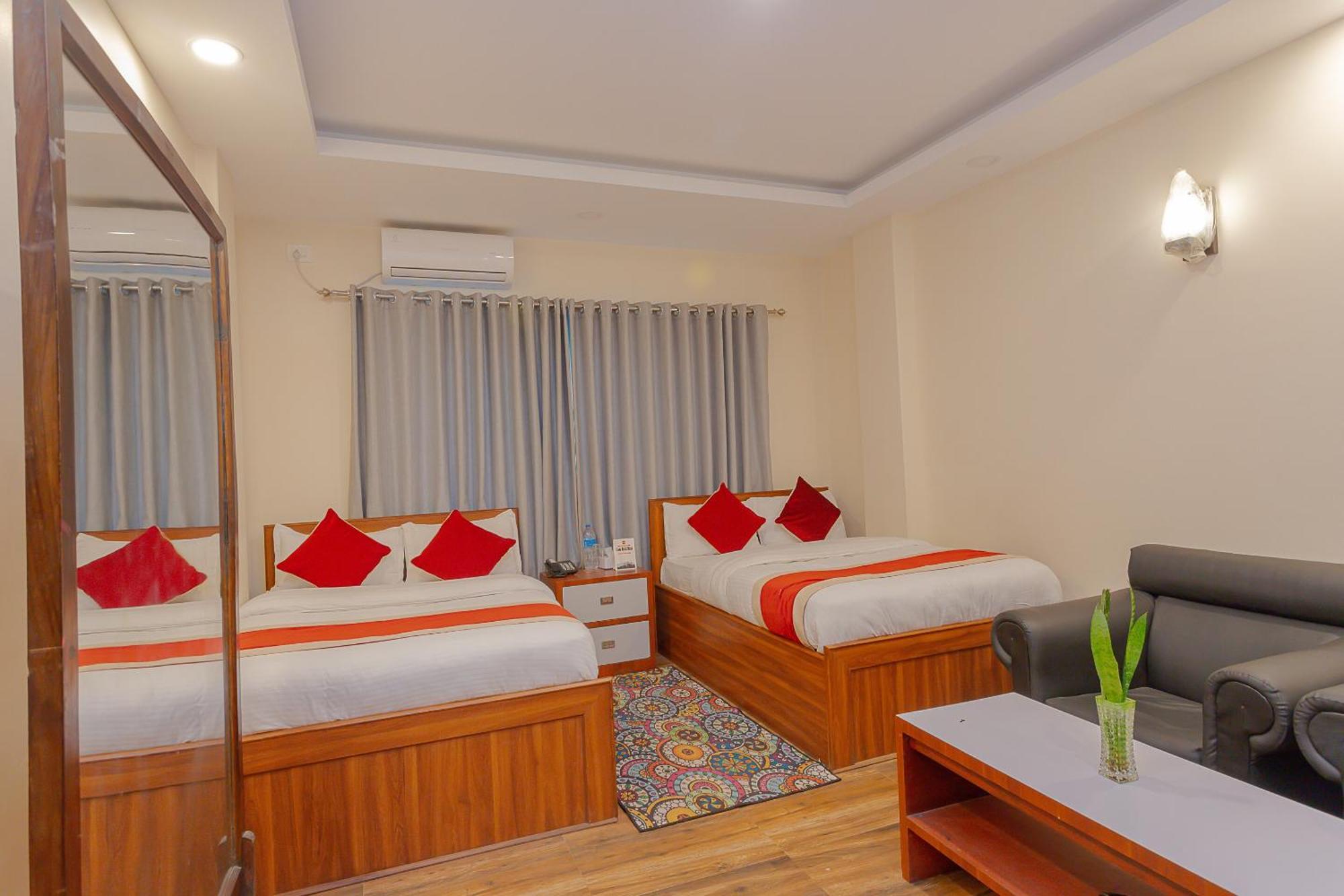 Oyo 799 Hotel Tik Tok Pvt Ltd. Katmandu Zewnętrze zdjęcie